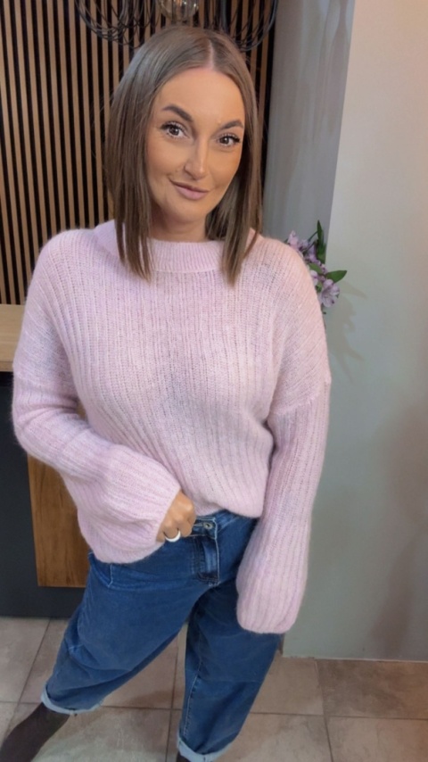 Sweter dzwonek MISS LUCKY – Pudrowy Róż