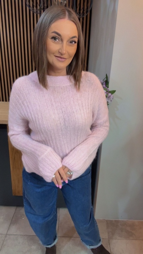 Sweter dzwonek MISS LUCKY – Pudrowy Róż