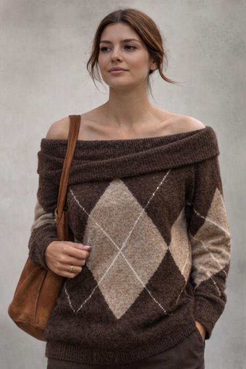 Sweter VICBEE - Argyle z szerokim kołnierzem - Coffee