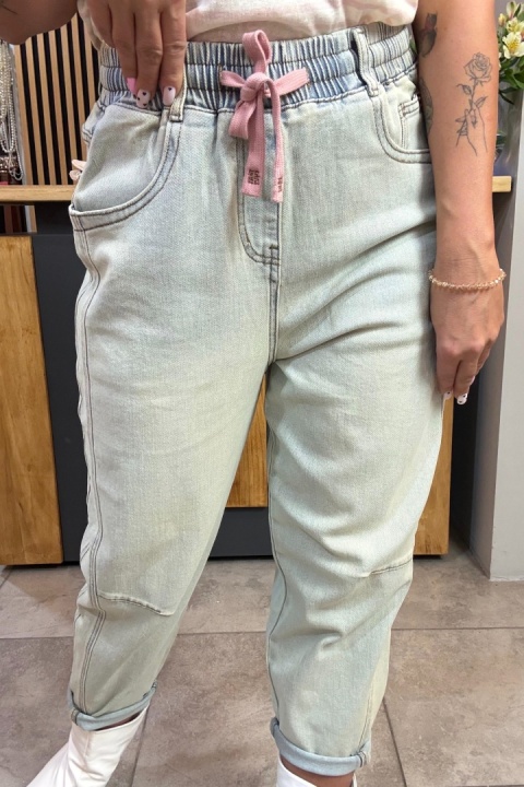 Jeansy damskie MU-YAN - jasny denim z gumą w pasie