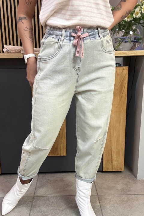 Jeansy damskie MU-YAN - jasny denim z gumą w pasie