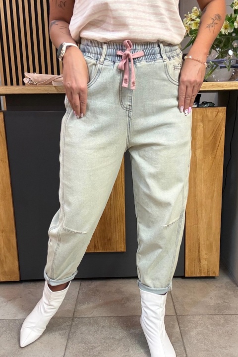 Jeansy damskie MU-YAN - jasny denim z gumą w pasie