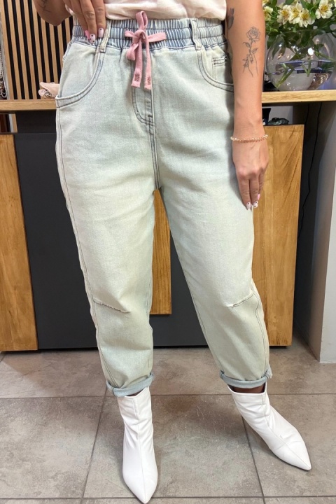 Jeansy damskie MU-YAN - jasny denim z gumą w pasie