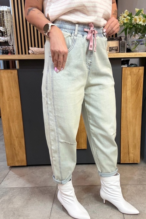 Jeansy damskie MU-YAN - jasny denim z gumą w pasie