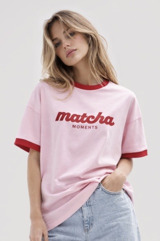 T-SHIRT MATCHA MOMENTS - RÓŻOWY
