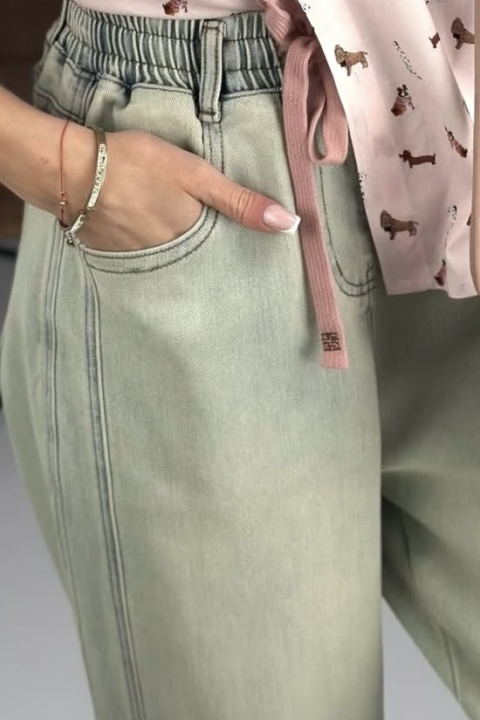 Jeansy damskie MU-YAN - jasny denim z gumą w pasie