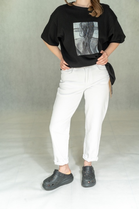 Białe jeansy damskie AD'ORO - Klasyczny MOM FIT (High Waist)