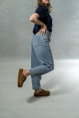 Spodnie damskie Mira Belle - jeans balloon - jasny denim