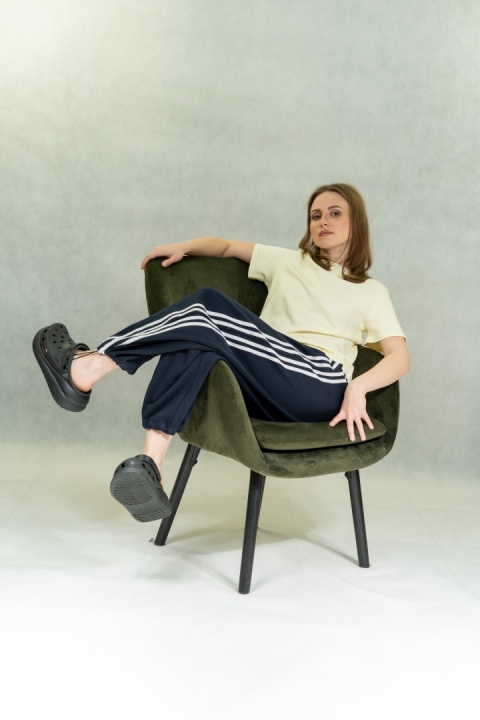Spodnie dresowe JOY z lampasami - Granatowe