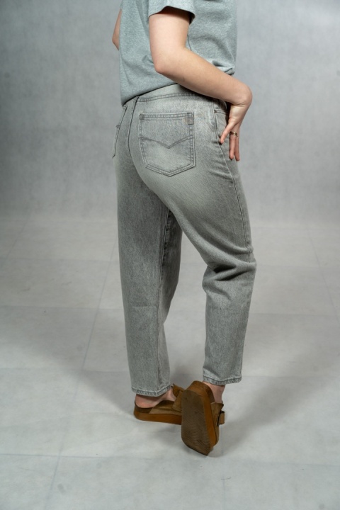 Szare jeansy damskie AD'ORO - Klasyczny MOM FIT (High Waist)