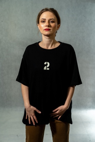 T-shirt damski oversize „Number Two" - Czarny