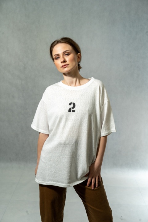 T-shirt damski oversize „Number Two" - Biały