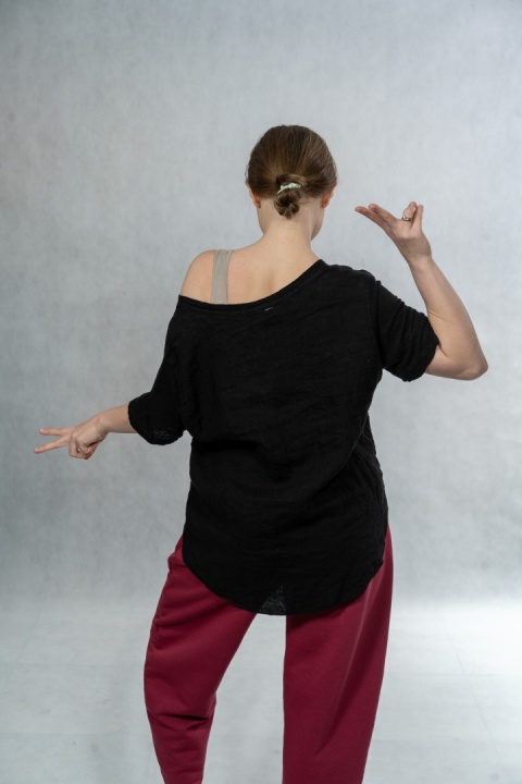 Bluzka lniana oversize WIYA – Czarna
