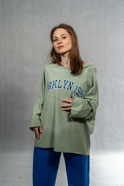 Bluzka oversize „BRKLYN 1989" MUJEA - Oliwka