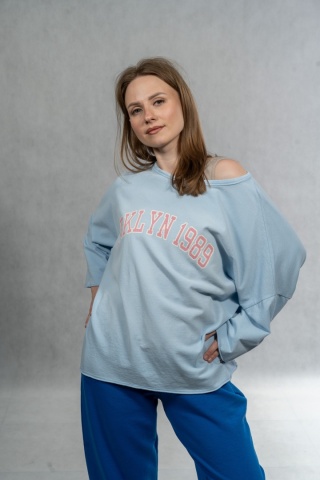 Bluzka oversize „BRKLYN 1989" MUJEA - Baby Blue