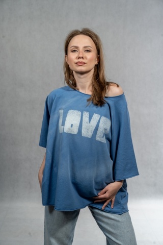 Bluzka oversize „LOVE" - niebieska