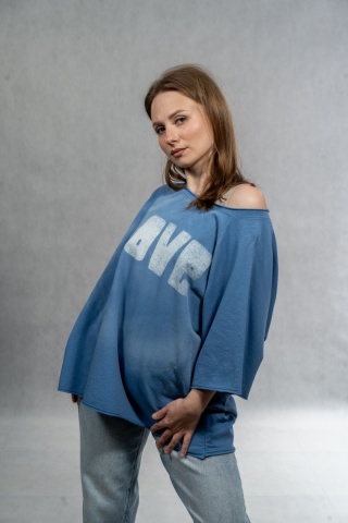 Bluzka oversize „LOVE" - niebieska