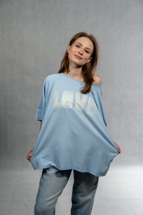 Bluzka oversize „LOVE" - baby blue