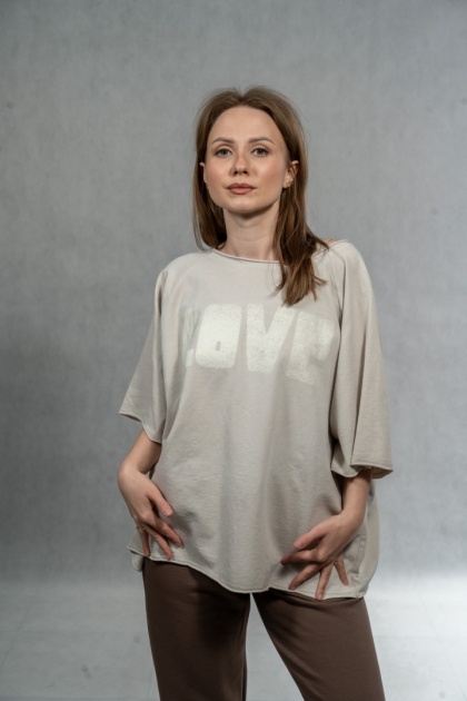 Bluzka oversize „LOVE" - beżowa