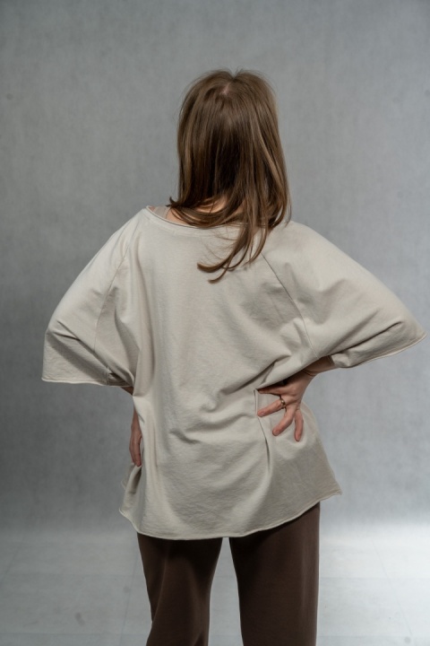 Bluzka oversize „LOVE" - beżowa
