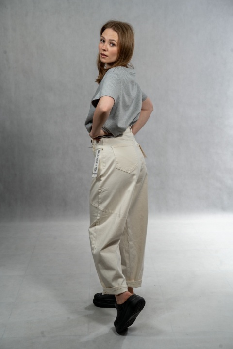 Jeansy Balloon Fit M.Sara - ecru