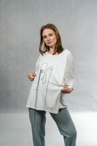 T-shirt Casual Line Art Patch Tee - Biały