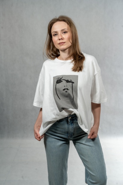 T-shirt „Line Face" Basic - Biały