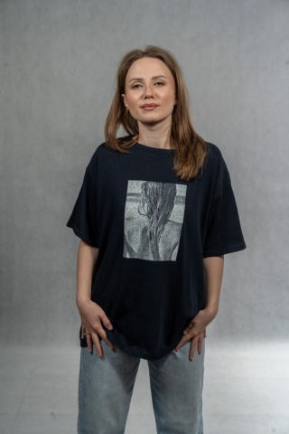 T-shirt damski oversize Mono Portrait - Granatowy