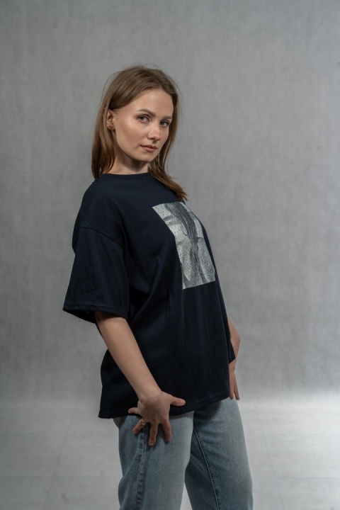 T-shirt damski oversize Mono Portrait - Granatowy