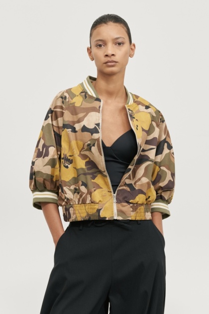 Kurtka bomber Lumina – kwiatowy print - camelowo-musztardowy