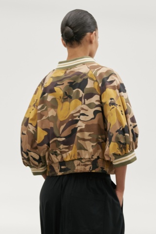 Kurtka bomber Lumina – kwiatowy print - camelowo-musztardowy