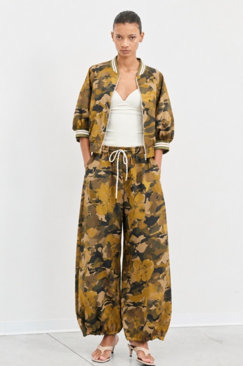 Kurtka bomber Lumina – kwiatowy print - camelowo-musztardowy