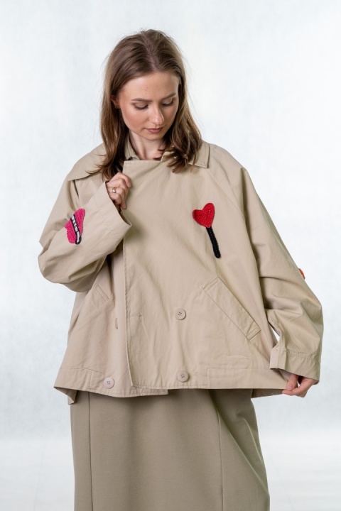 Stylowa kurtka / marynarka oversize MIHO’S z haftowanymi aplikacjami