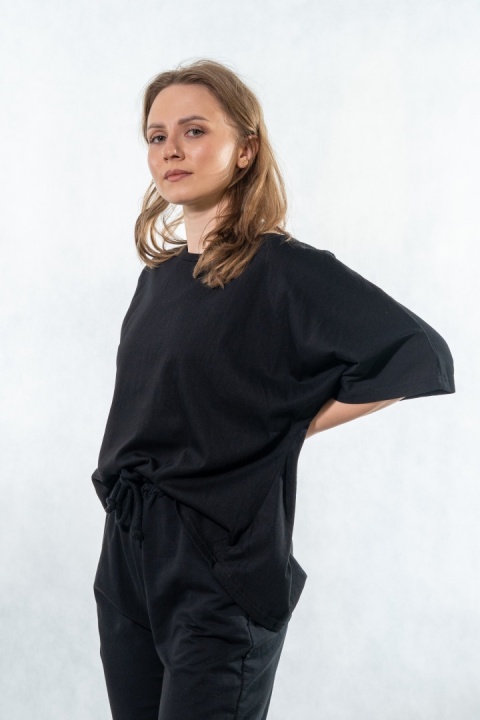 Bluzka damska z efektownym wycięciem na plecach Gioya & Co. - Nero