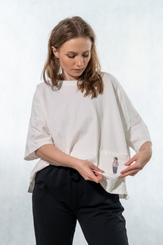 T-shirt oversize z kieszonką - biały