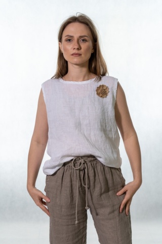 Lniany top damski z broszką Gioya & Co. - Bianco