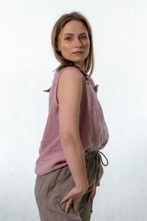 lniany top damski z broszką Gioya & Co. - Paris pink