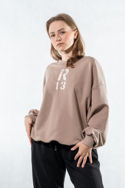 Bluza damska COLETTE z lekko postarzanym nadrukiem „R13" - Cappuccino