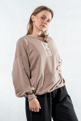 Bluza damska COLETTE z lekko postarzanym nadrukiem „R13" - Cappuccino