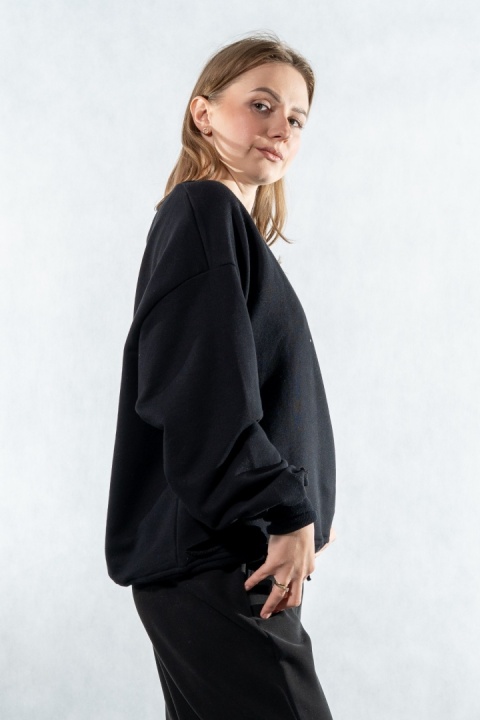 Bluza damska COLETTE z lekko postarzanym nadrukiem „R13" - Czarna