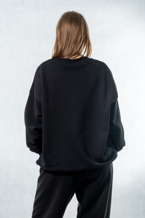 Bluza damska COLETTE z lekko postarzanym nadrukiem „R13" - Czarna