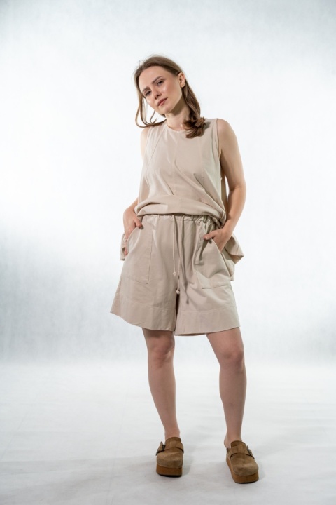 Komplet damski Gioya & Co. – top + spodenki bawełniane - Gesso