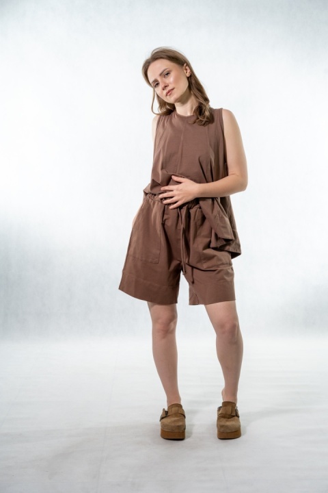 Komplet damski Gioya & Co. – top + spodenki bawełniane - Moka