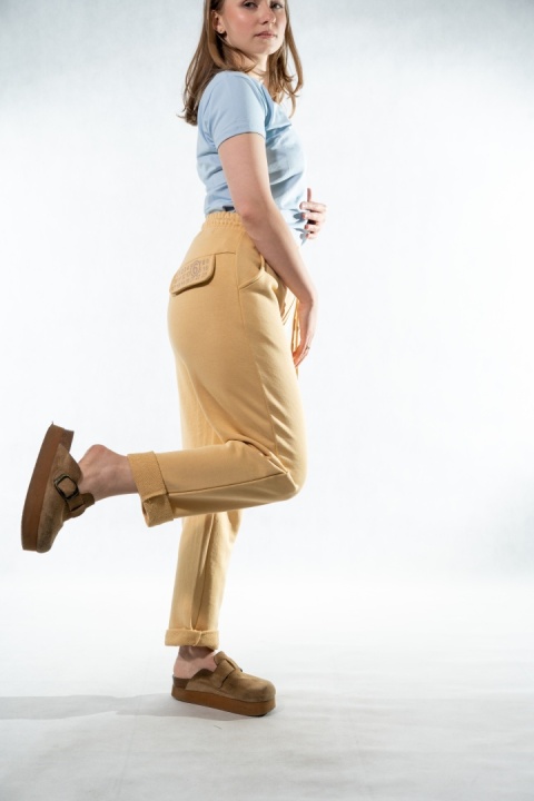 Spodnie dresowe damskie COLETTE – Bananowe
