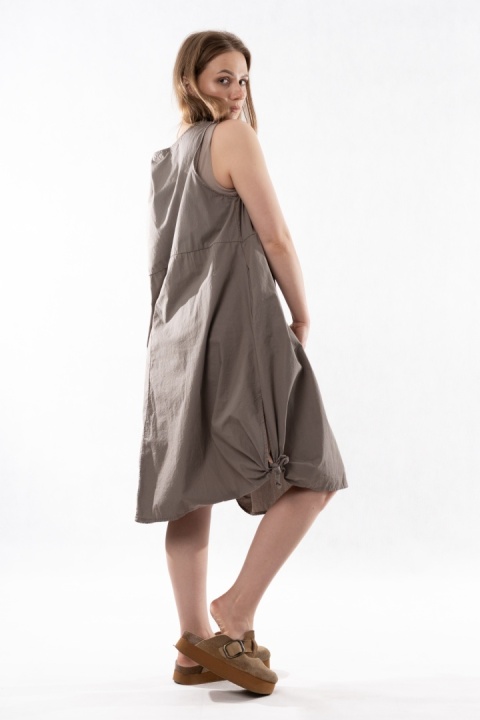 Sukienka Wendy Trendy – bawełniana sukienka o balonowym fasonie - Taupe