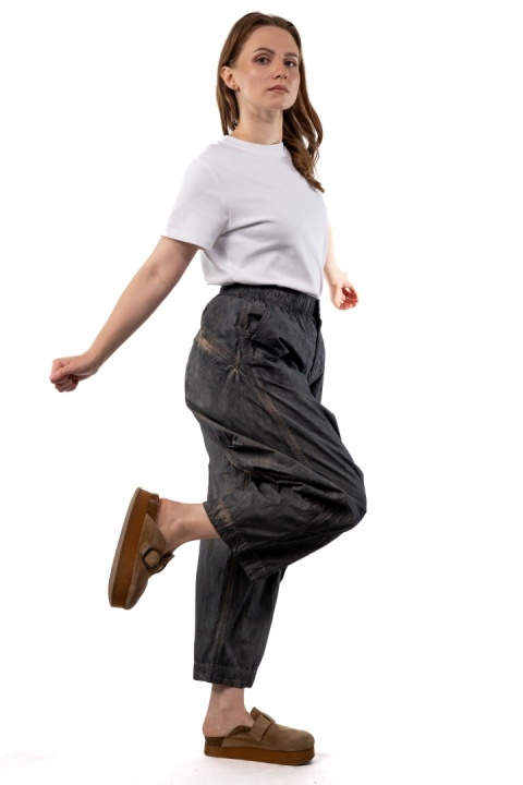 Spodnie baggy damskie Wendy Trendy – jeans vintage szaro-niebieski z beżowymi przetarciami