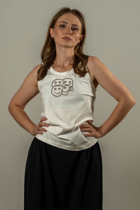 Top z haftem COLETTE – Śmietankowy