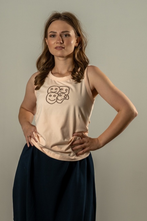 Top z haftem COLETTE – Jasna brzoskwinia