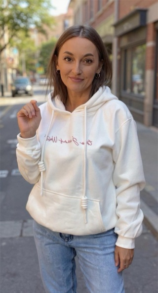 Bluza JOY z haftem ”the Jean West”–Biała