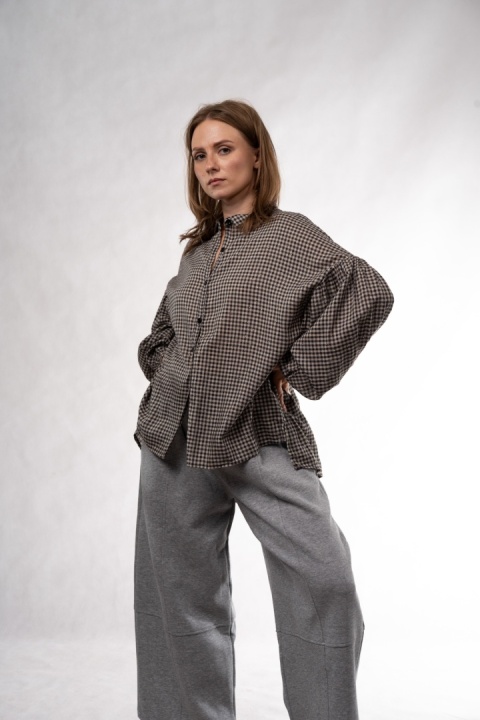Koszula oversize w drobną kratę z bufiastymi rękawami Wiya -Nero